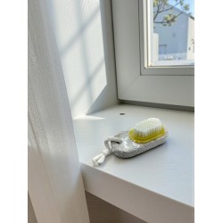 Пемза+четка с въженце за закачане-2в1 грижа за кожата