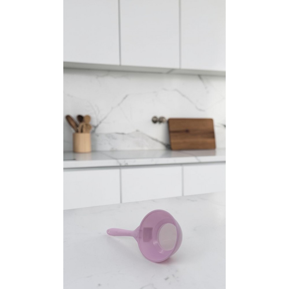 Фуния с цедка малка пвц малка 