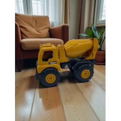 Бетоновоз голям жълт