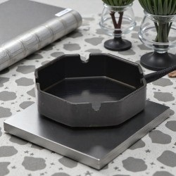 Пепелник меламин черен 10см.