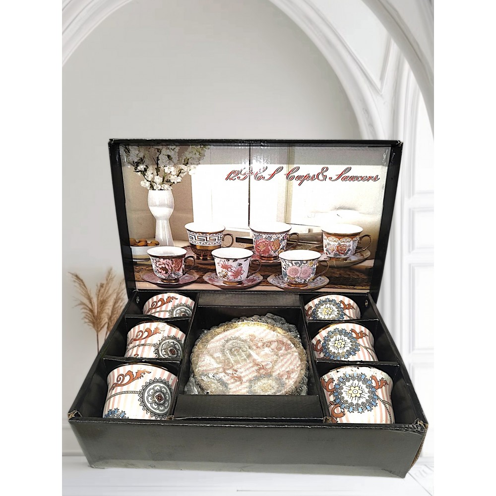 Чаши-сервиз цветя със злато 220сс 