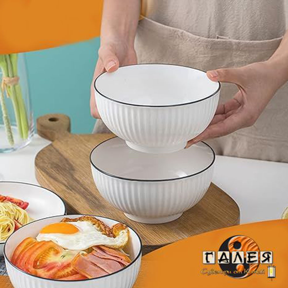 Порцеланова купичка с черен кант 4.5'' Чинии и купички